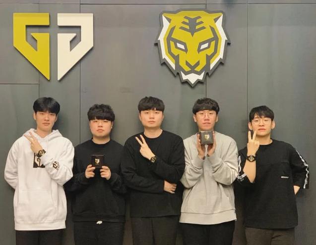 前队友以及 前队友以及